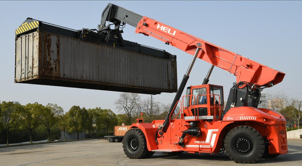 Heli reachstacker op locatie